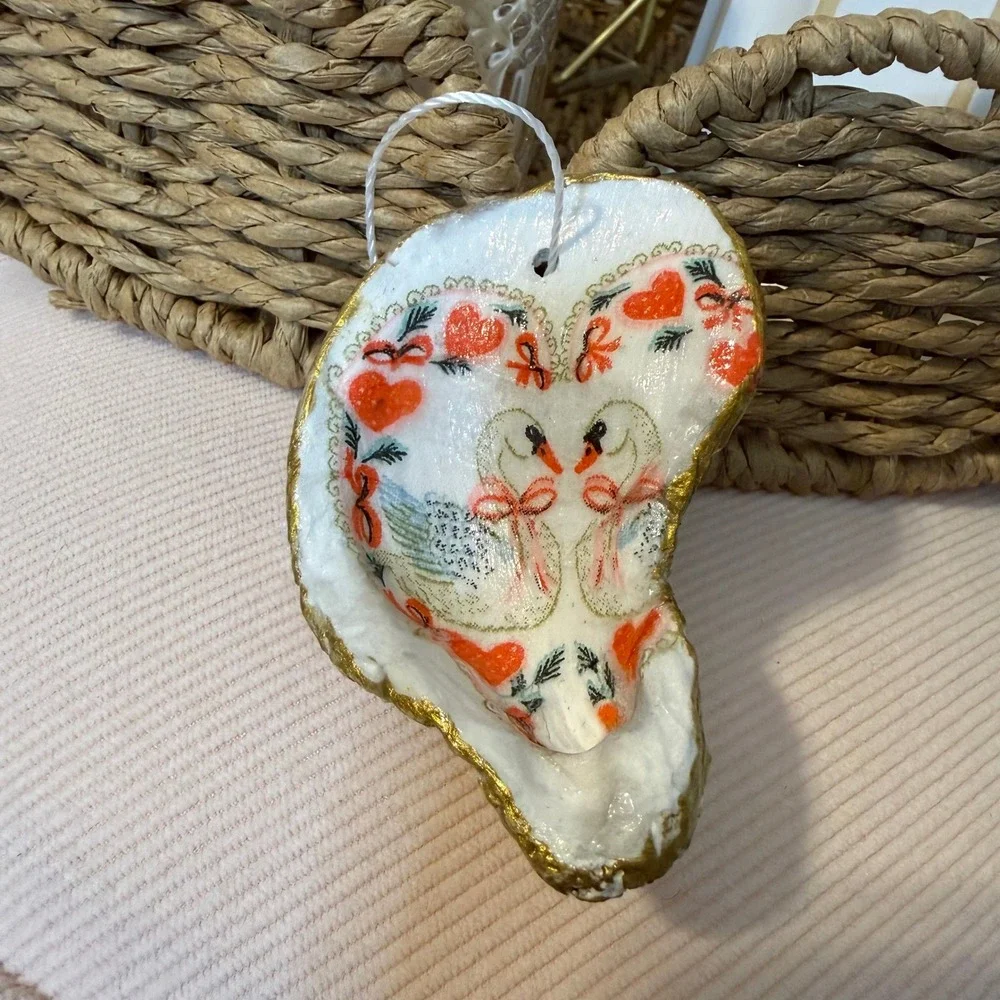 Handmade Decoupage Oyster Shell Ornament Swan Heart Gold Trim Coastal Decor‎ 3